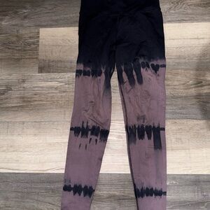 Aerie Black and Brown Tie-Dye Leggings